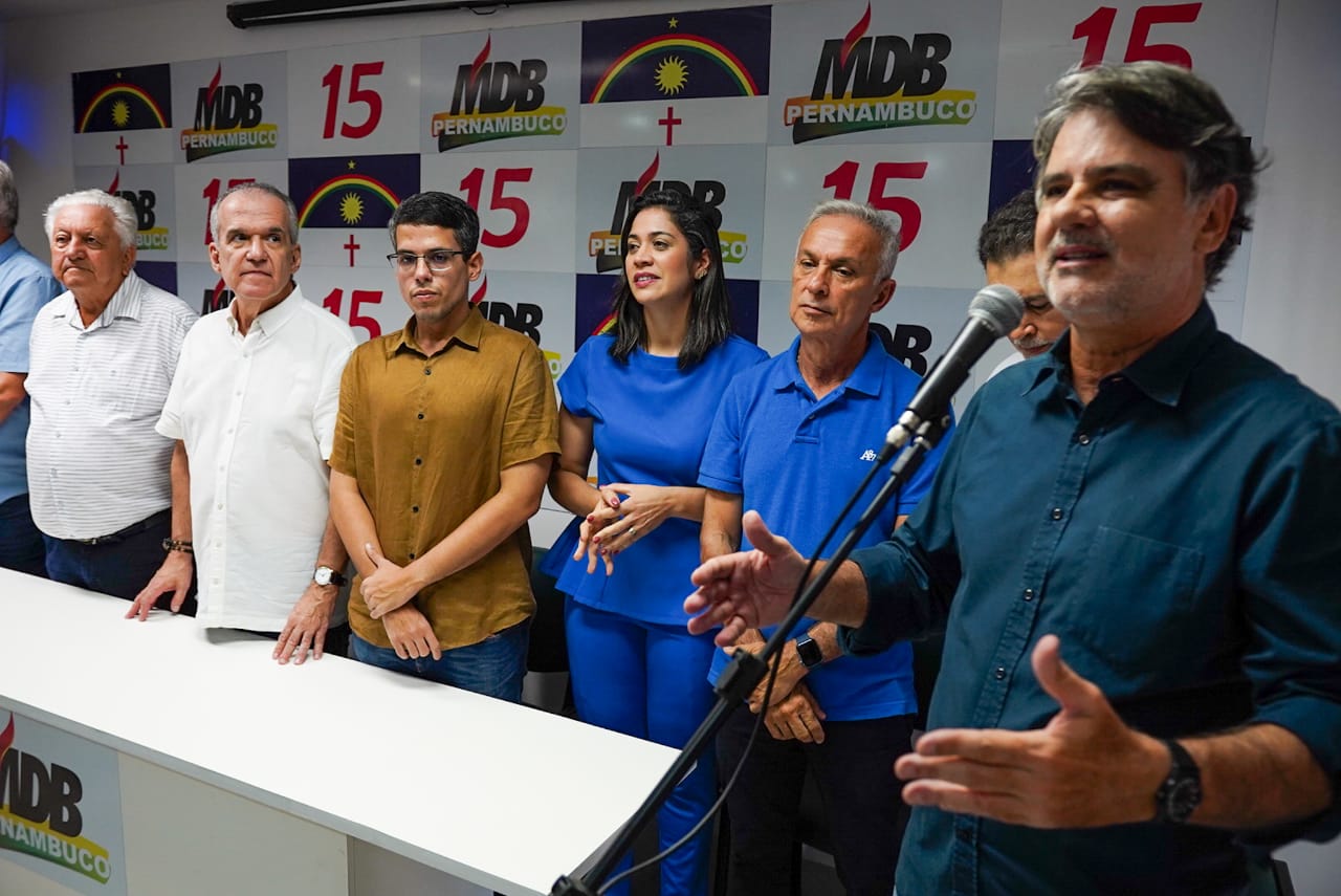 Raul Henry é reeleito presidente do MDB Pernambuco