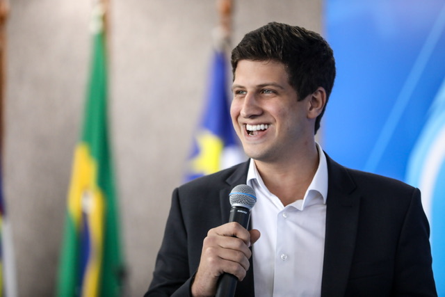 Cenário Político: atritos no PL beneficiam João Campos 