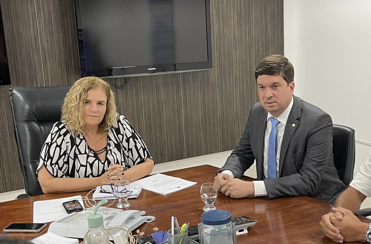 Joãozinho Tenório leva demandas à secretária estadual de Saúde 