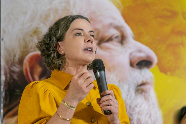A irritação dos ministros de Lula com Gleisi Hoffmann