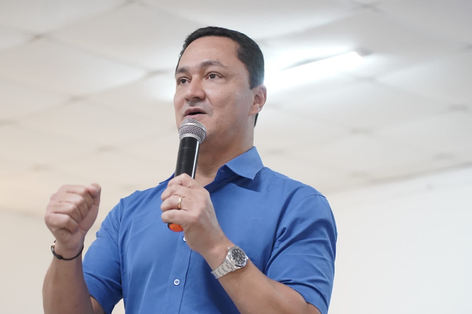 André Ferreira quer prioridade no atendimento a mulheres vítimas de violência