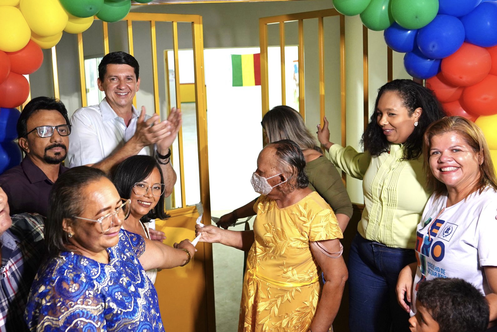 Simão inaugura creche para atender 200 crianças