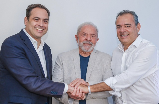 Paulo e Danilo são escanteados em evento com Lula no Recife