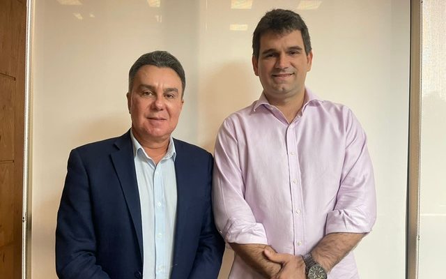 Prefeito de Paudalho ingressa no Podemos e assume vice-presidência do partido