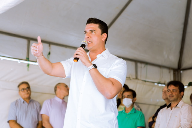 Rodrigo anuncia mais de R$ 5 milhões em investimentos para a Vila Canaã