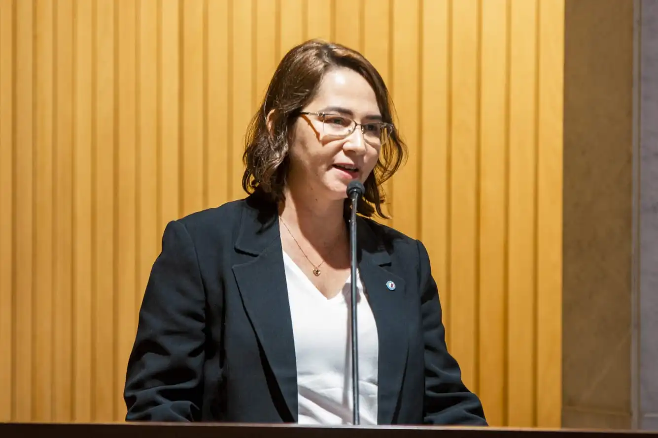 Cenário Político: Débora Almeida escreve história na Alepe