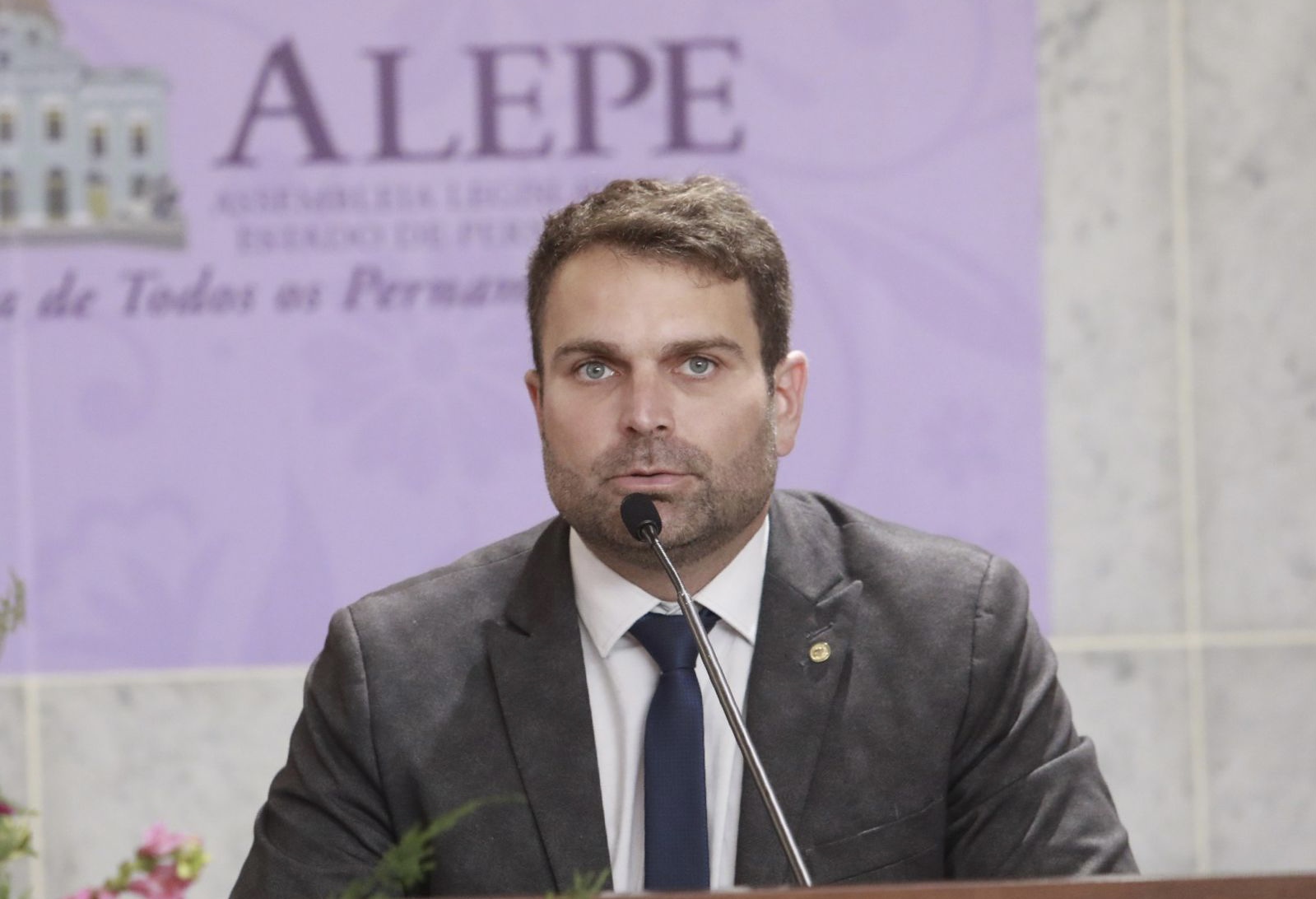 Deputado destaca importância de serviços odontológicos gratuitos em alusão ao Dia da Mulher