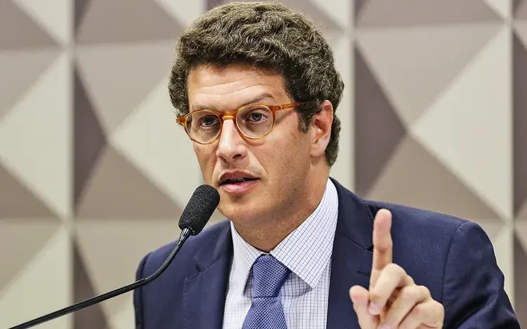 Ricardo Salles quer CPI para investigar invasões do MST