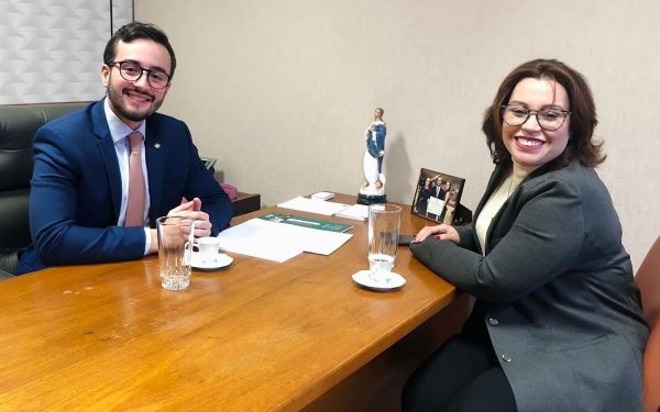 Lula da Fonte recebe presidente da Comissão de Defesa e Proteção dos Animais da OAB-PE