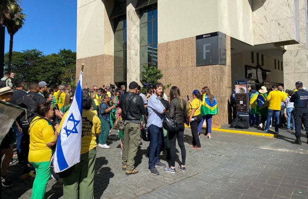 Recepção tímida a Bolsonaro