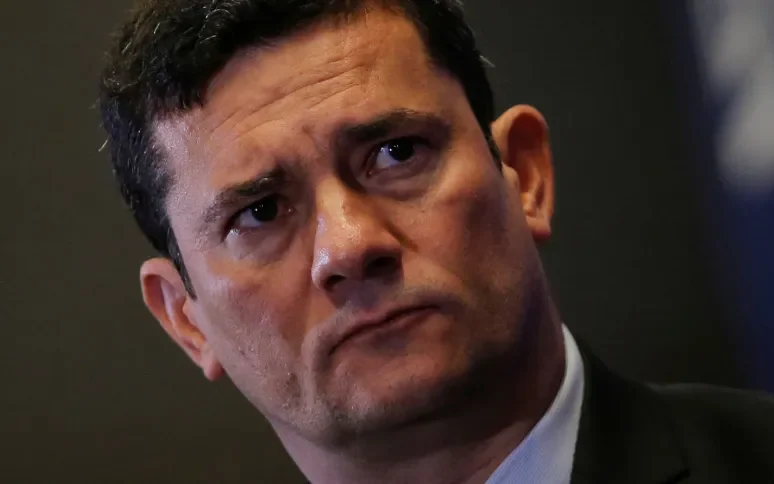 Moro rebate Lula depois de ser acusado de armação: “o senhor não tem decência?”