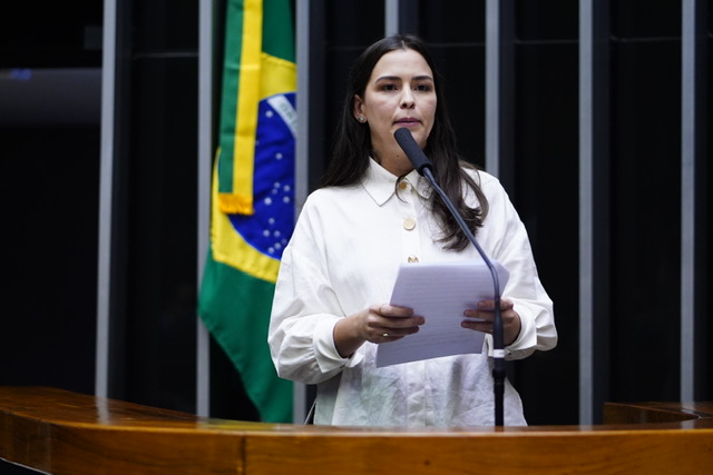Maria Arraes acompanha presidente Lula em viagem à China