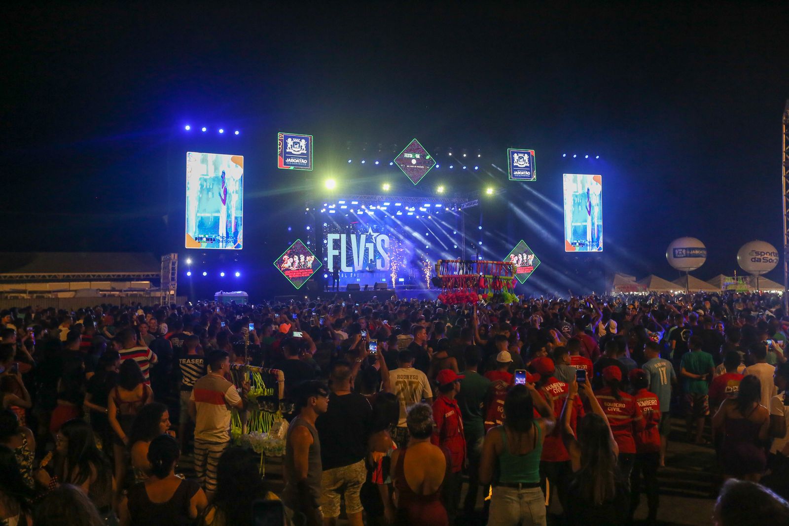Abertura da Festa da Pitomba atrai milhares de pessoas no Jaboatão