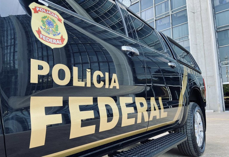 PF instaura inquérito para apurar crimes de racismo em voo da Gol