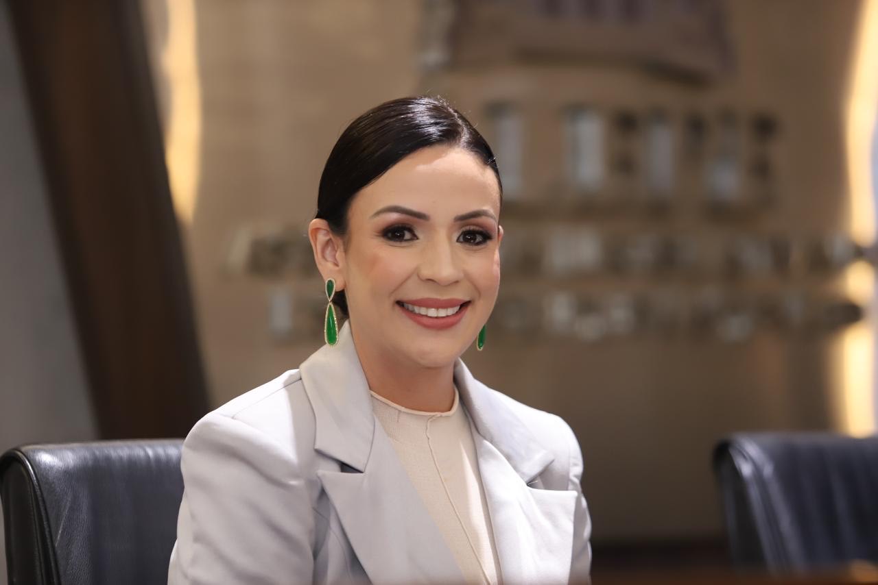 Márcia Conrado anuncia atrações dos 172 anos de Serra Talhada