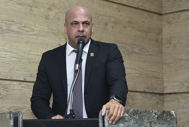 Vereador de Caruaru presta homenagem aos 4 anos do Blog Cenário