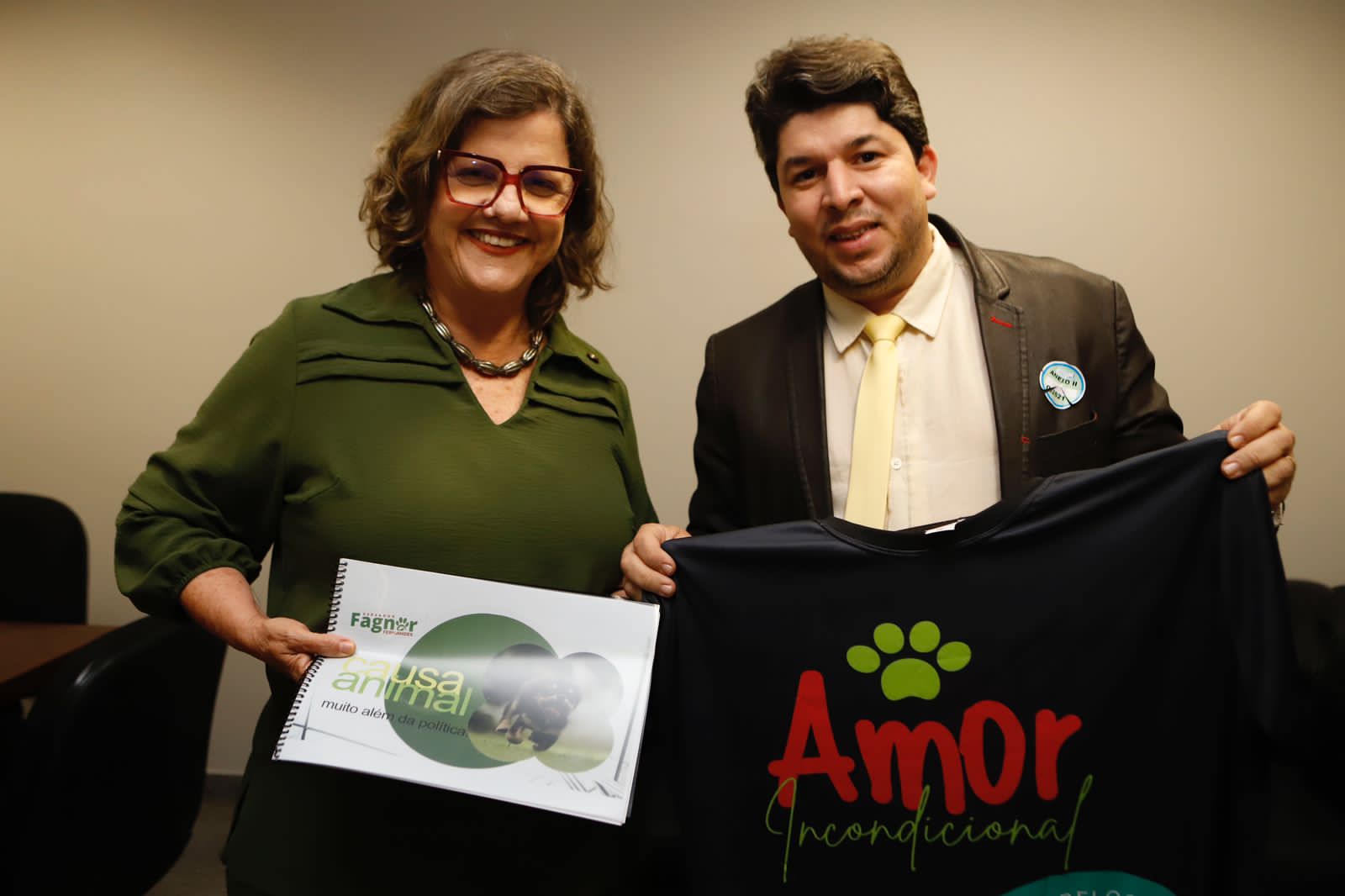 No Senado, Fagner visita Teresa e solicita ações para a causa animal