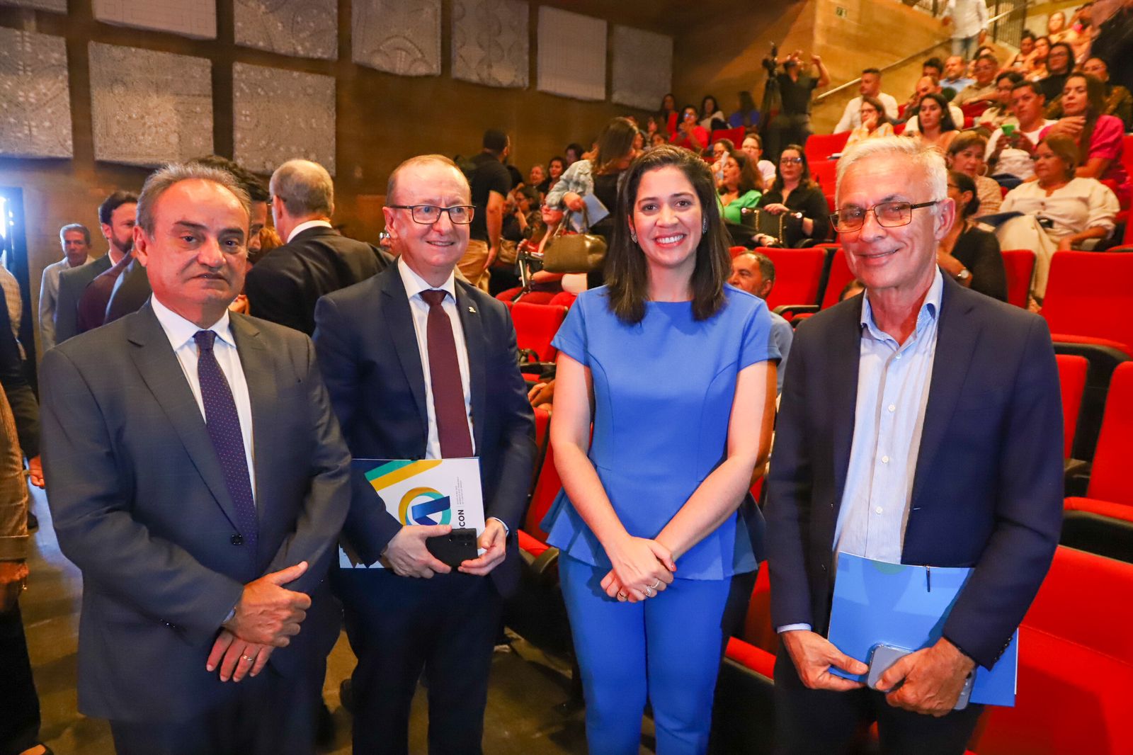 Paulo Roberto participa de seminário do TCE-PE