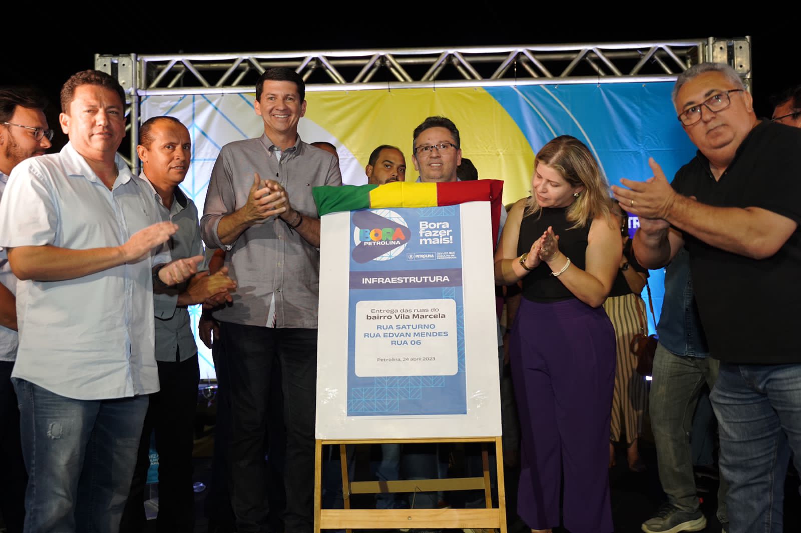 Simão entrega novas pavimentações no bairro Vila Marcela