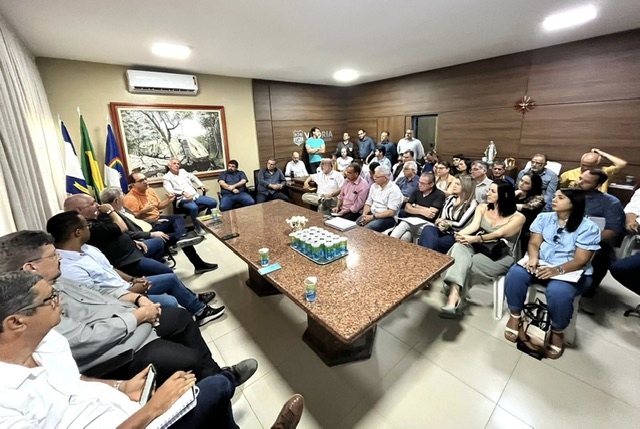 Prefeito de Vitória volta da Colômbia e propõe “virada de chave” na gestão