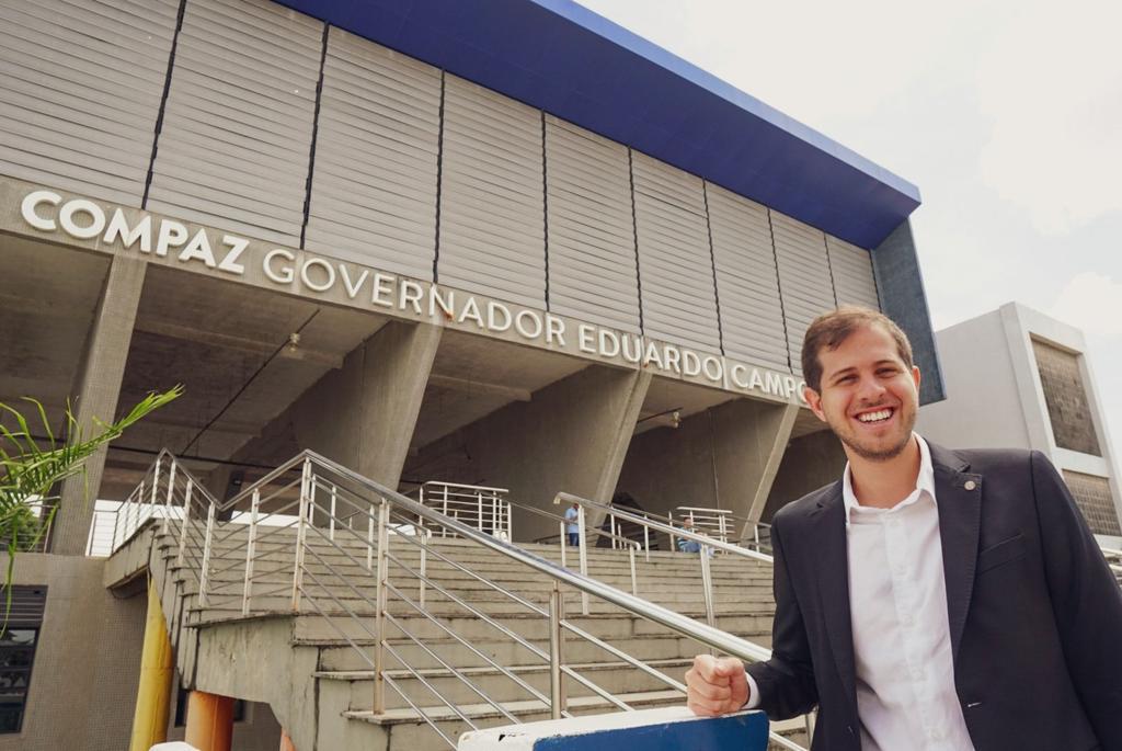 Pedro Campos apresenta projeto para nacionalizar o Compaz