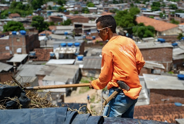 Defesa Civil de Olinda realiza serviços em barreiras de Sapucaia