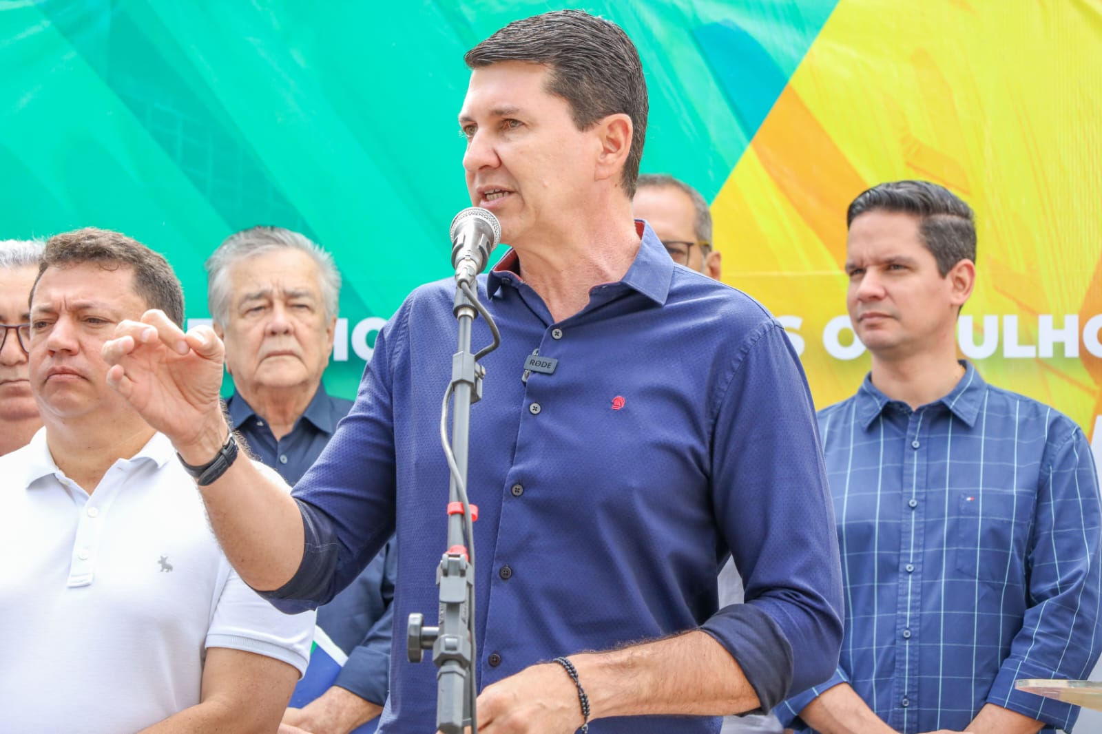 Prefeito de Petrolina ameaça ir à Justiça contra Compesa 
