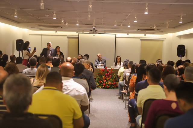 Profissionais aprovados em seleção simplificada da Seres dão início às atividades