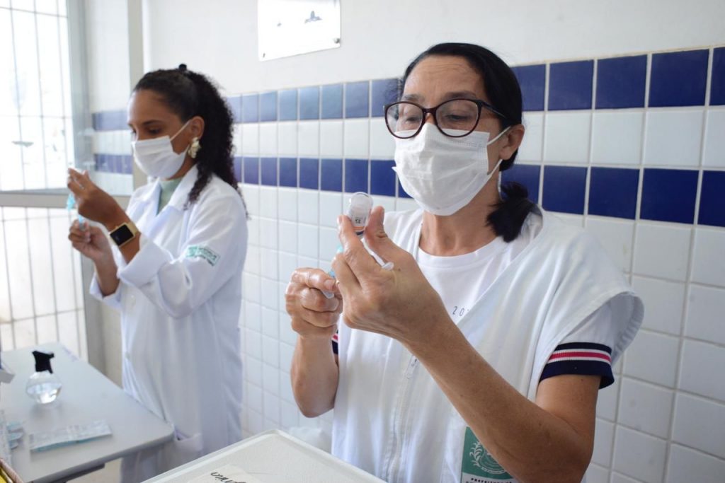Ipojuca inicia vacinação bivalente para mais de 18 anos