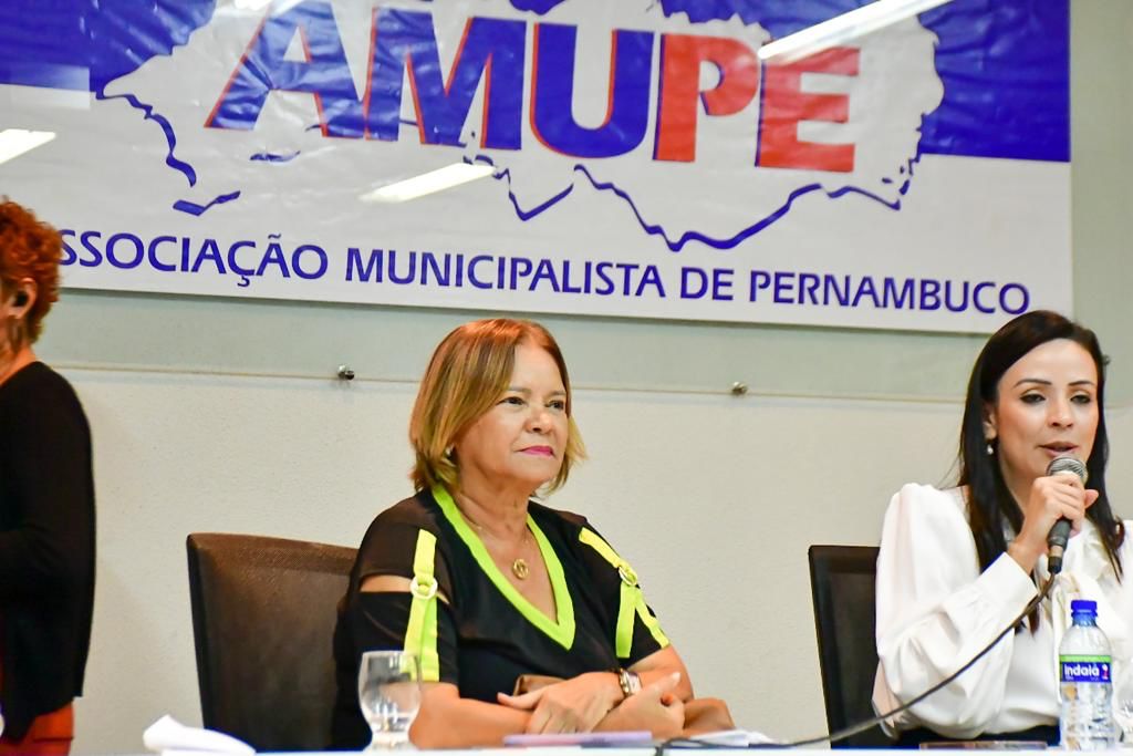 Nadegi aumenta a presença de guardas municipais nas escolas de Camaragibe