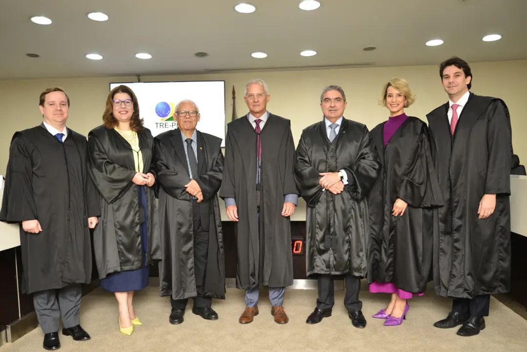 Desembargadores são empossados e TRE-PE tem nova composição