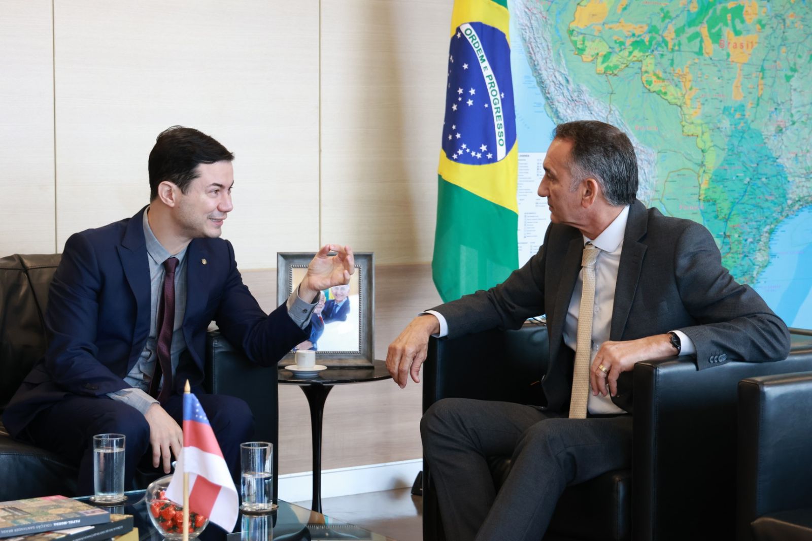 Ministro garante a Clodoaldo recomeço das obras de Gatos e Panelas II