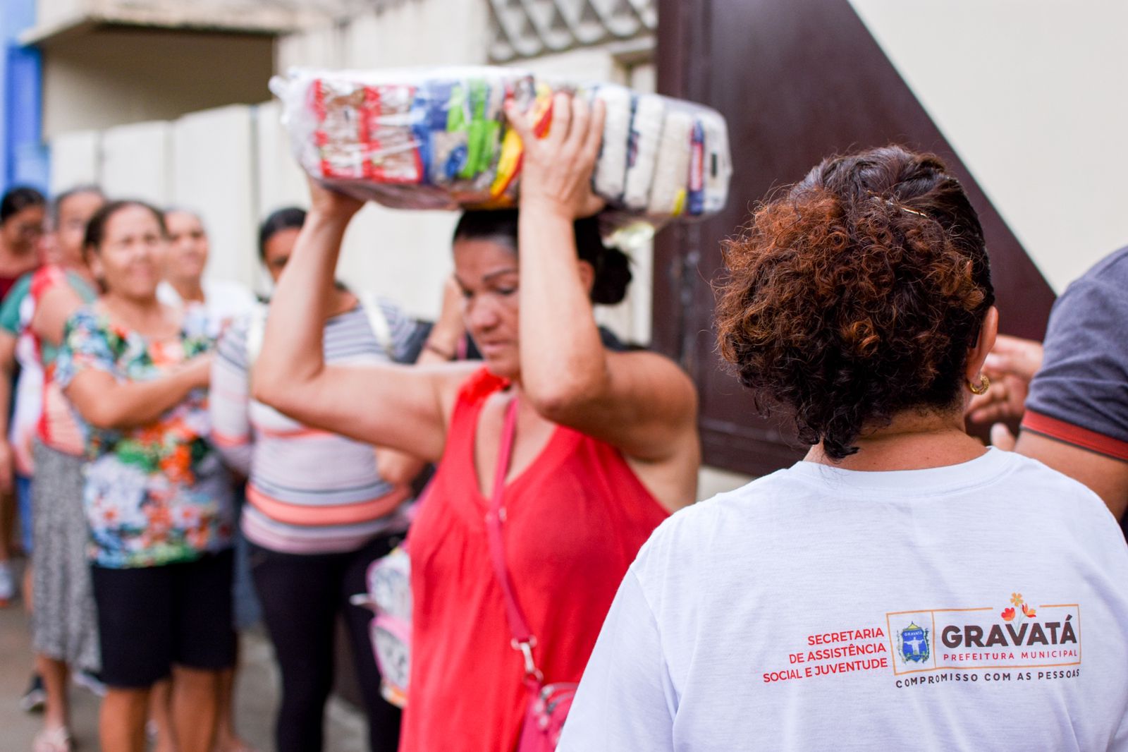 Gravatá entrega cestas básicas e garante mesa farta na Semana Santa