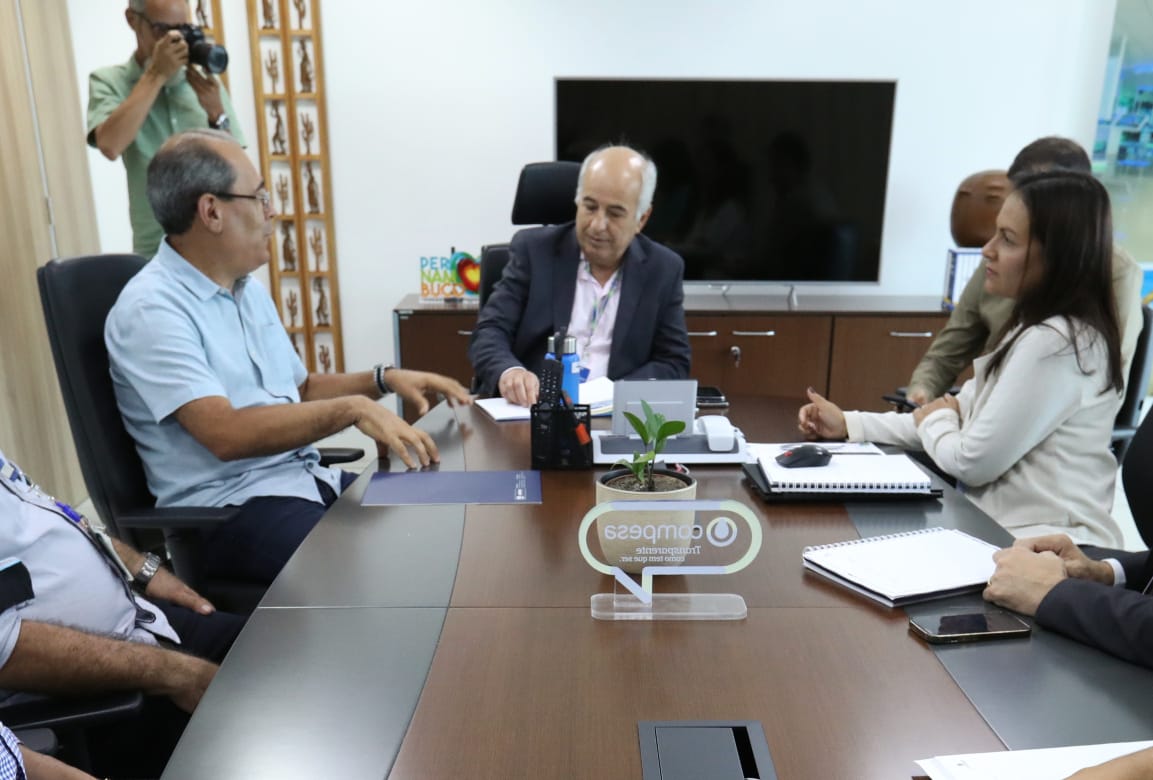 Mano Medeiros e presidente da Compesa conversam sobre investimentos no Jaboatão