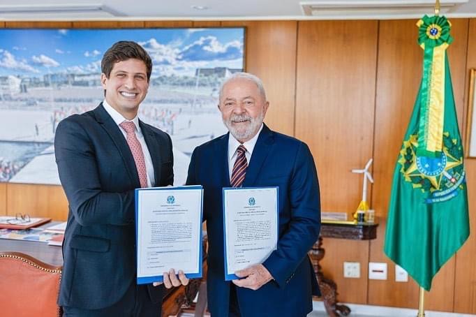 João Campos cada vez mais afinado com Lula