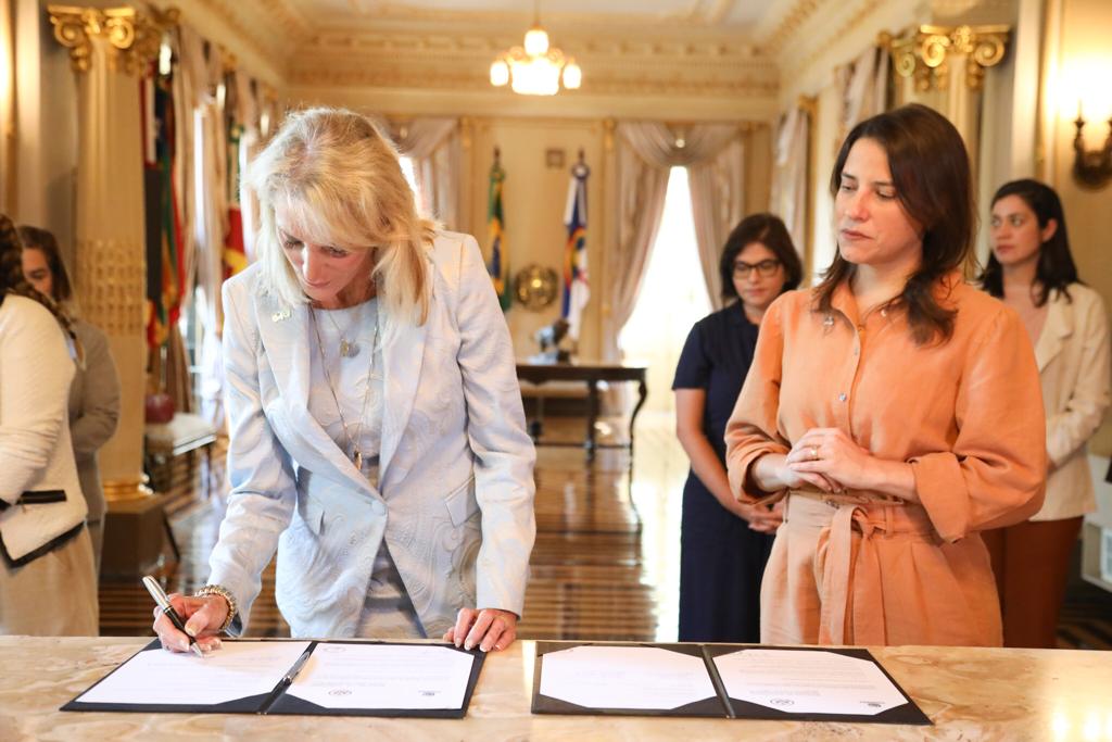 Raquel e embaixadora dos EUA assinam acordo de cooperação