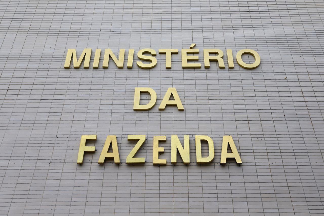 Após polêmica sobre taxar importações, Fazenda explica decisão