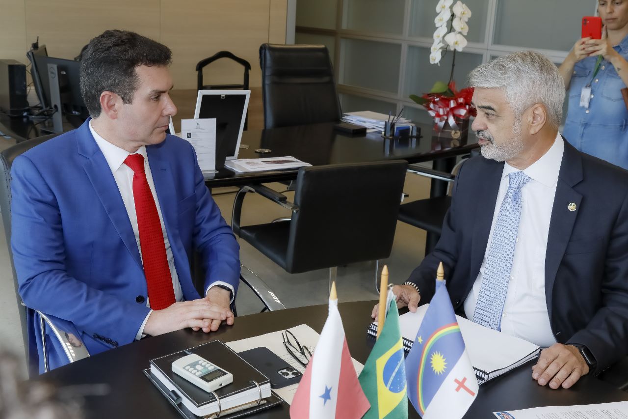 Humberto vai a Ministério das Cidades pedir erradicação de palafitas