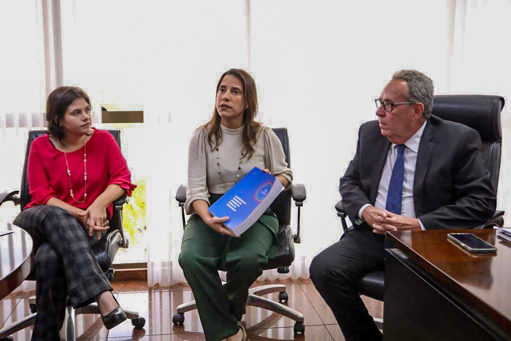 Raquel busca quebrar relação de desconfiança com a Alepe