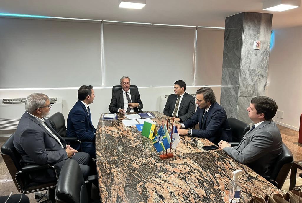 Deputados visitam FPF para debater situação dos clubes pernambucanos 