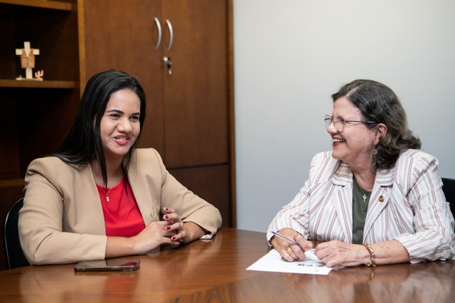 Mirella Almeida segue se movimentando politicamente 