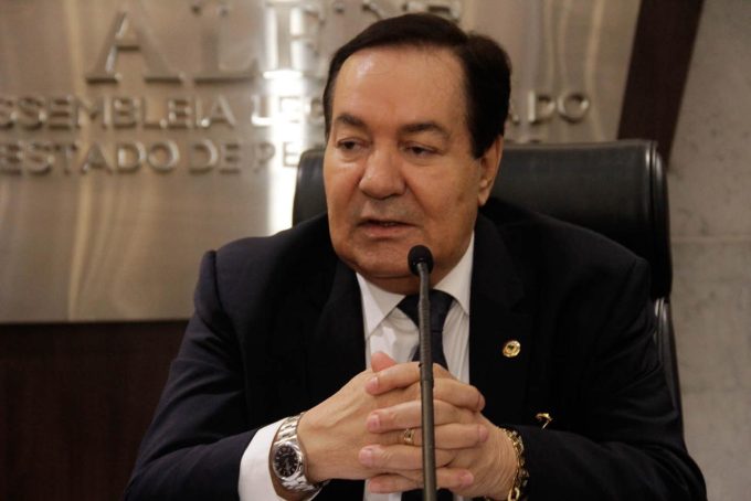 Izaías emplaca aliado na Casa Civil