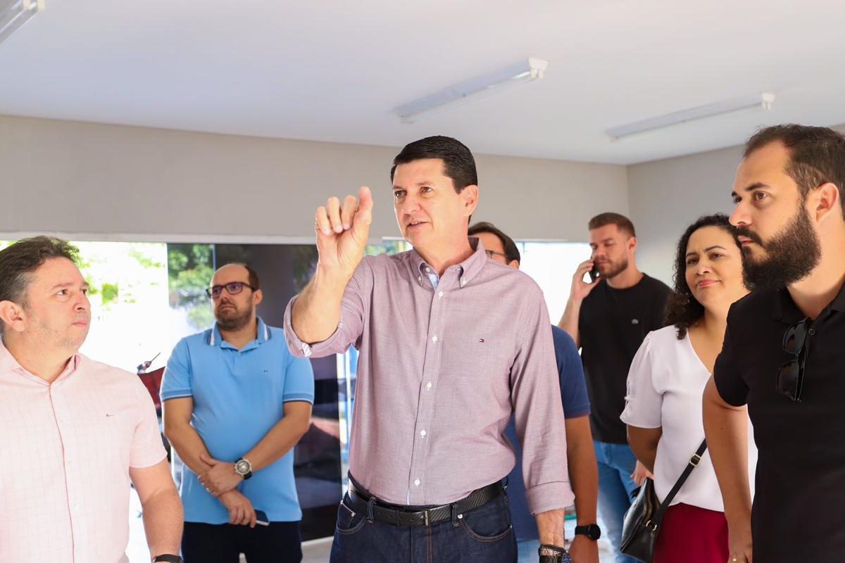 Simão acompanha obras para melhorias das unidades de saúde