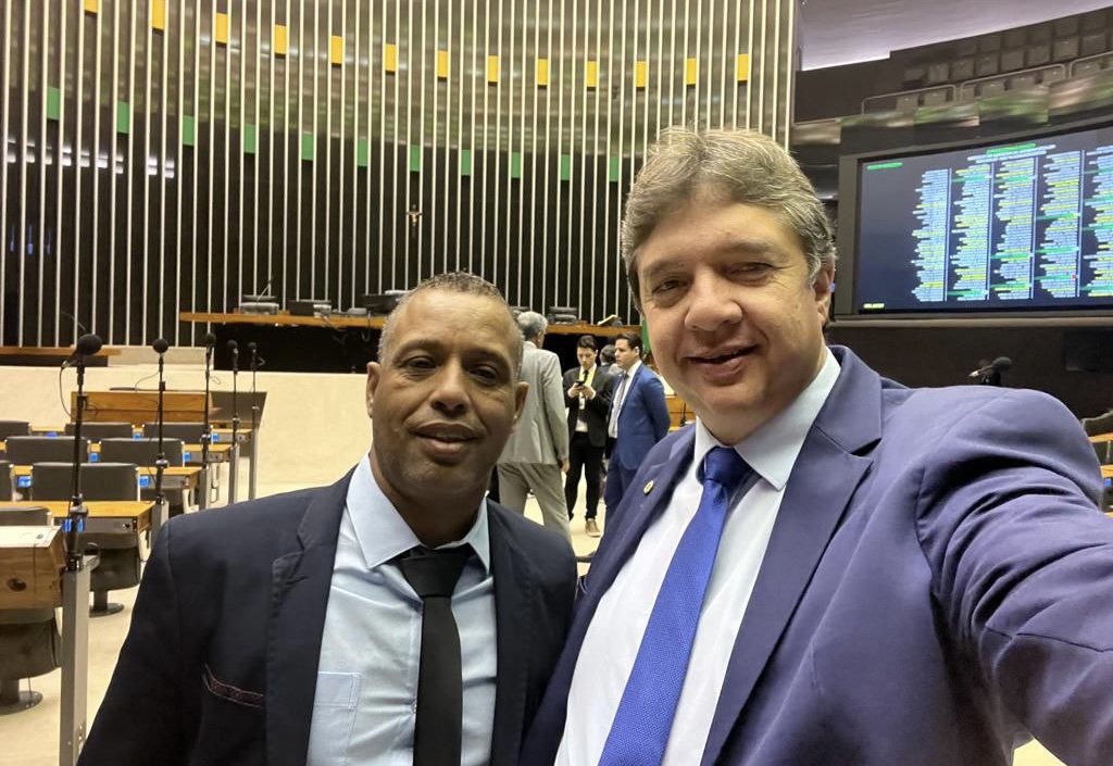 Uchoa Jr recebe vereador de Camaragibe  para discutir recursos para o município 