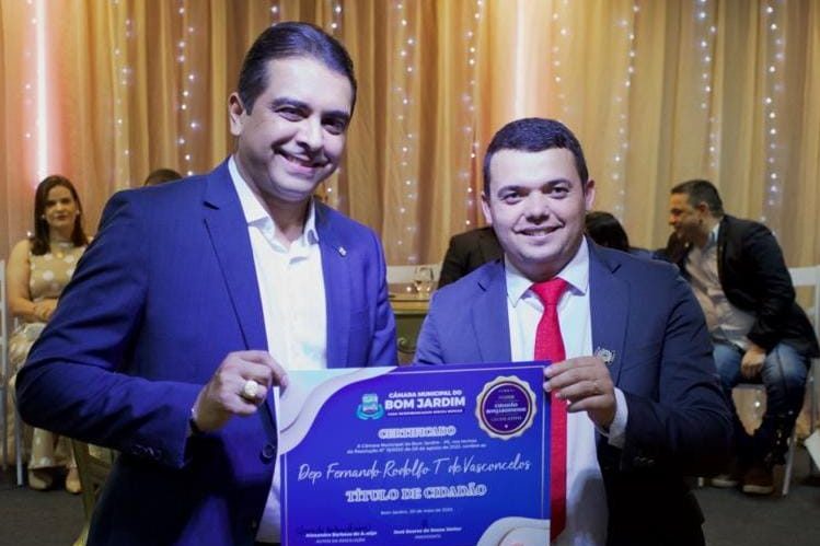 Fernando Rodolfo recebe título de cidadão de Bom Jardim