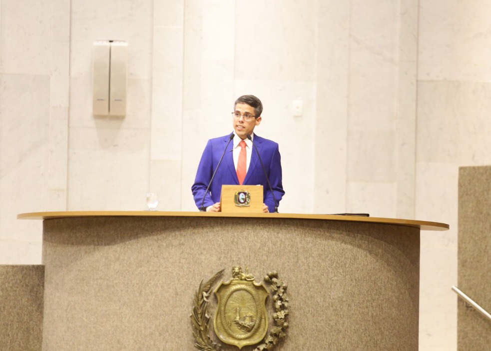 Deputado pede que o Estado estabeleça piso salarial para administradores da iniciativa privada