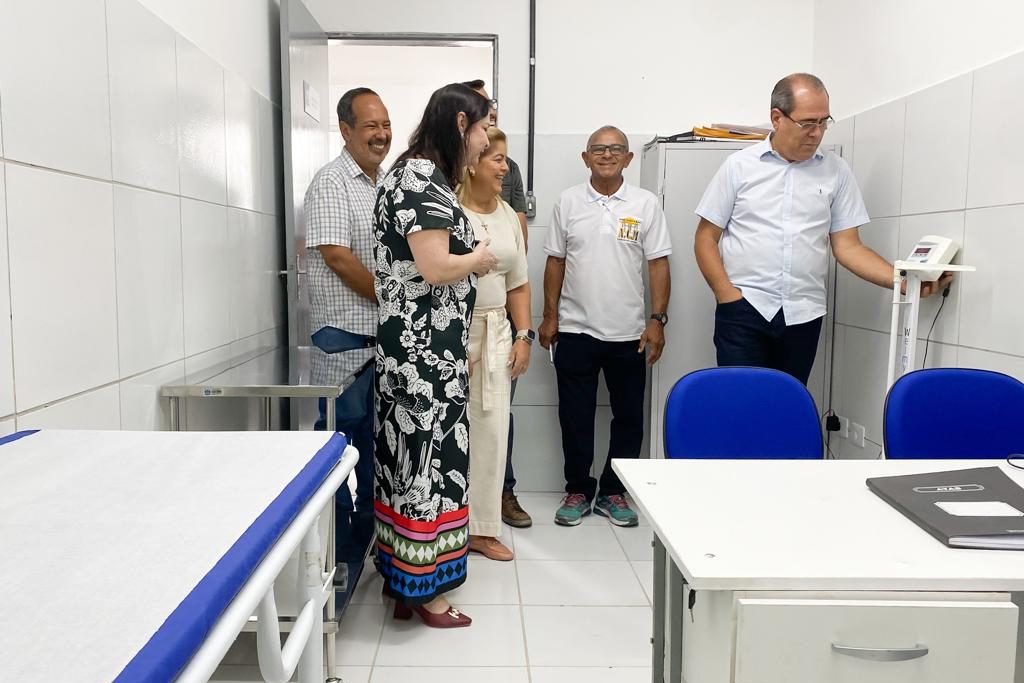 Mano Medeiros entrega USF requalificada na Muribeca