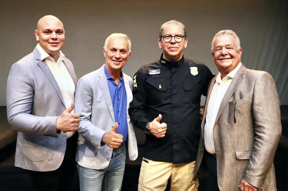 Paulo Roberto prestigia posse do superintendente da PRF-PE