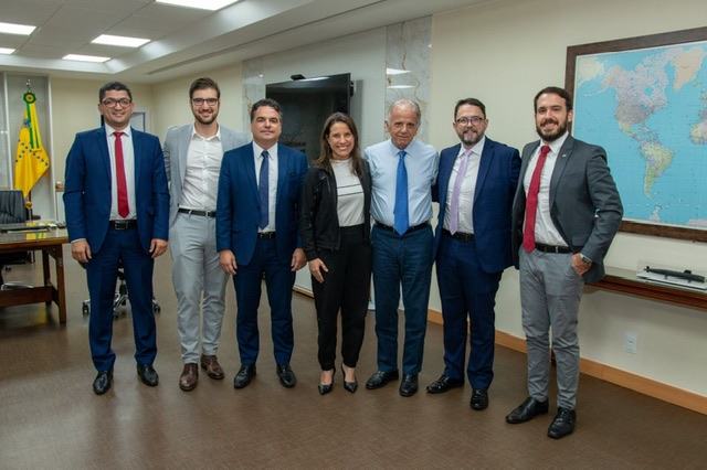 Com ministro da Defesa, Raquel Lyra discute projetos para Pernambuco