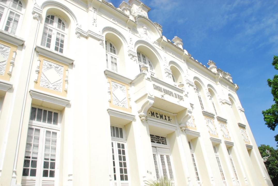 Projeto sobre linguagem neutra é retirado da pauta na Câmara do Recife